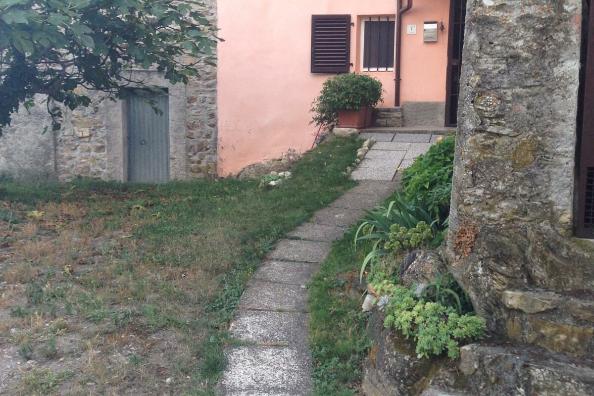 RIF.31 AMPIO TRILOCALE A POCHI KM DAL MARE