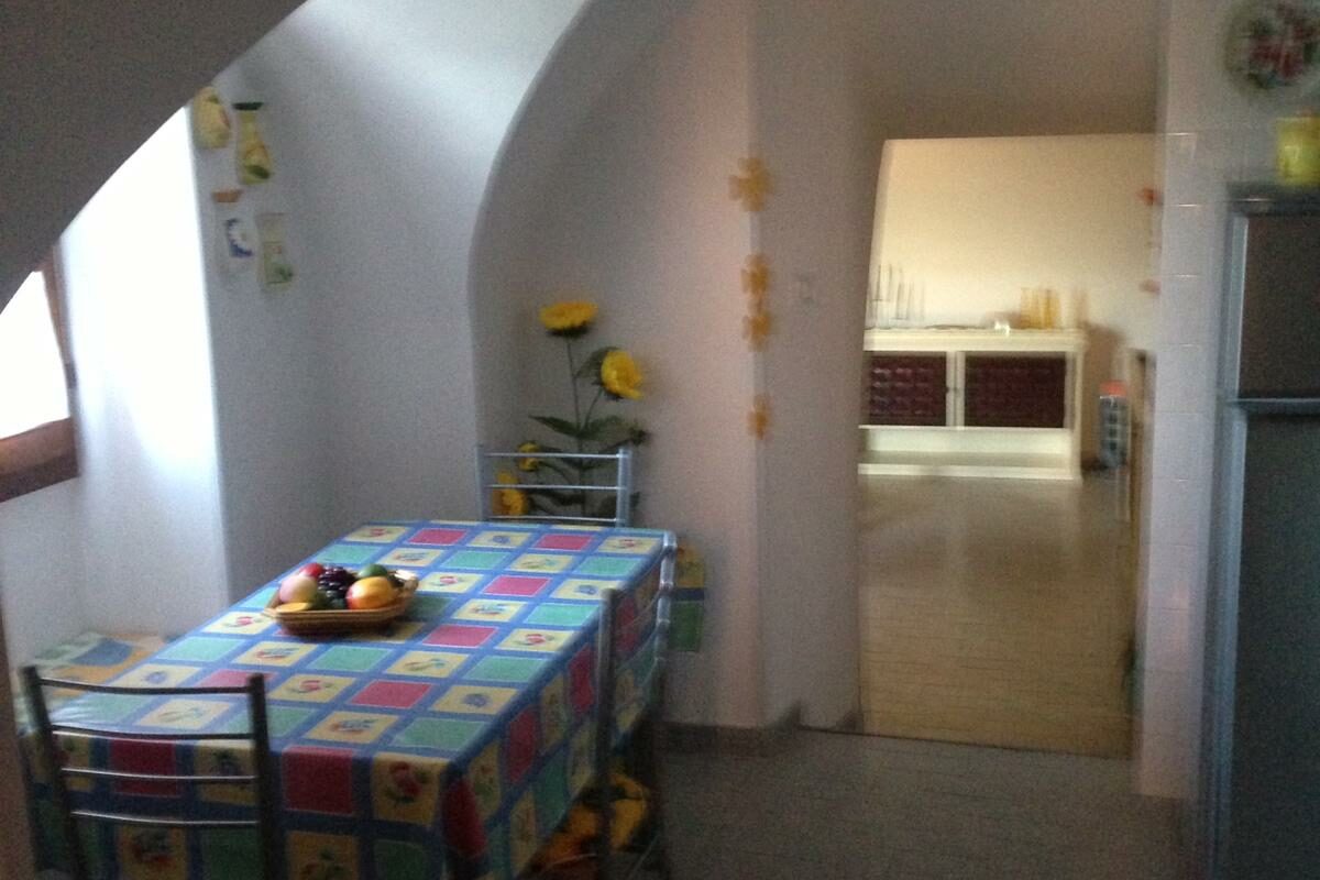 RIF.31 AMPIO TRILOCALE A POCHI KM DAL MARE