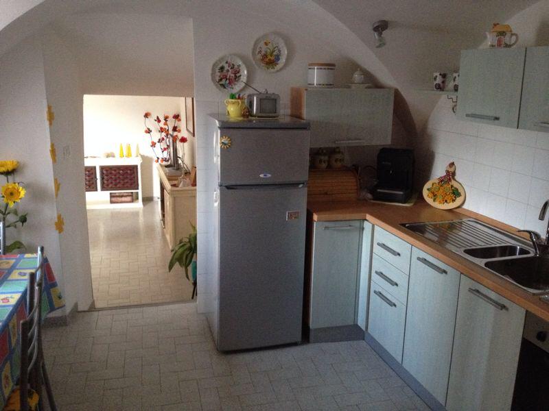 RIF.31 AMPIO TRILOCALE A POCHI KM DAL MARE