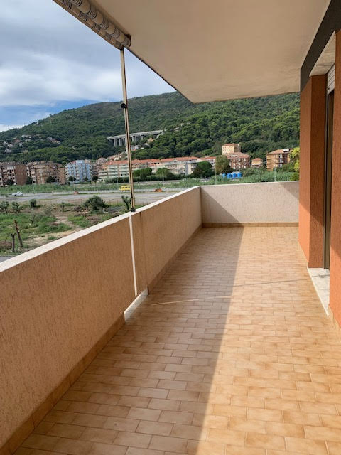 RIF.23 BILOCALE CON TERRAZZO ANGOLARE