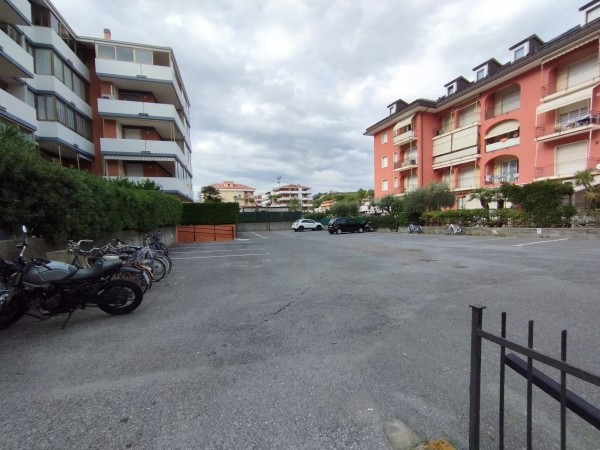 RIF.23 BILOCALE CON TERRAZZO ANGOLARE