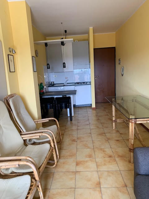 RIF.23 BILOCALE CON TERRAZZO ANGOLARE