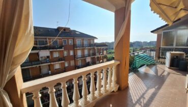 RIF.51 TRILOCALE CON AMPIO BALCONE