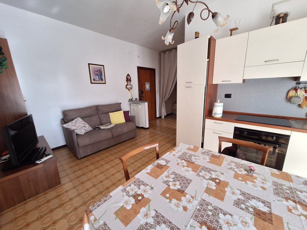 RIF.2 BILOCALE IN PICCOLA PALAZZINA