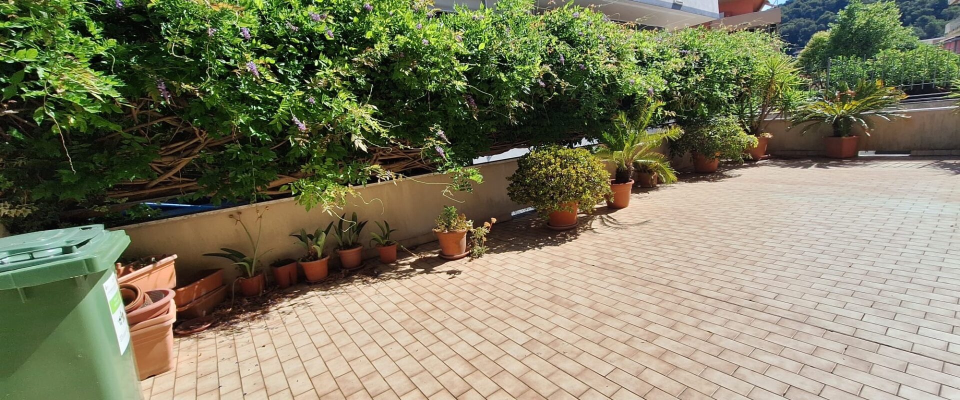 QUADRILOCALE CON GIARDINO