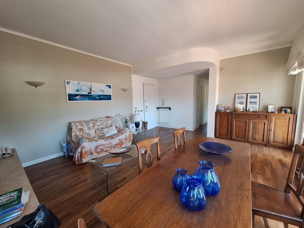APPARTAMENTO IN VILLA