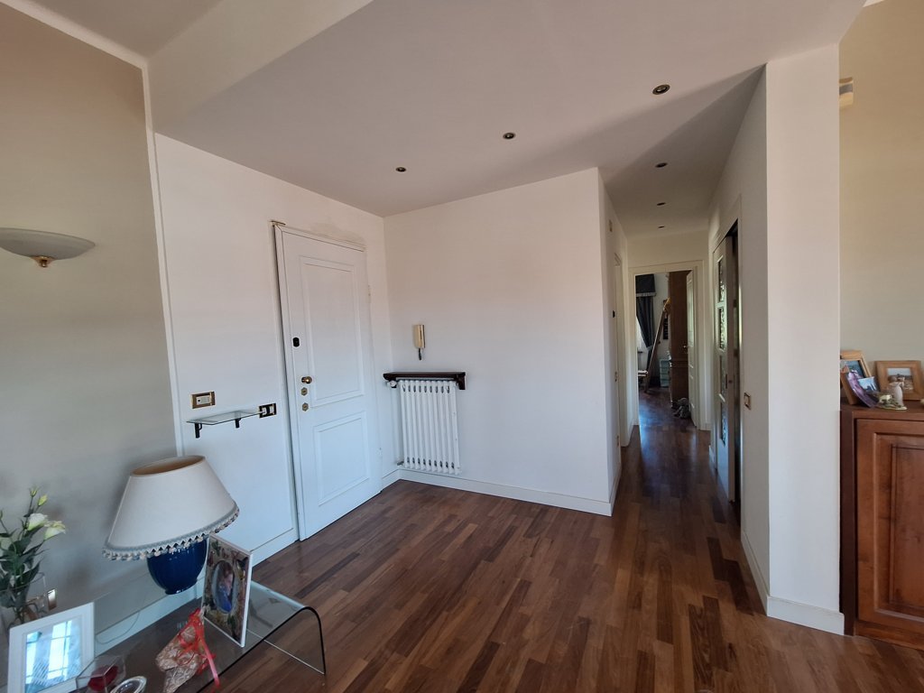APPARTAMENTO IN VILLA