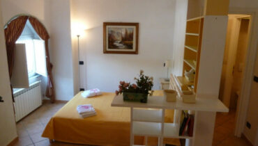 Palazzina inserita in tipico borgo ligure