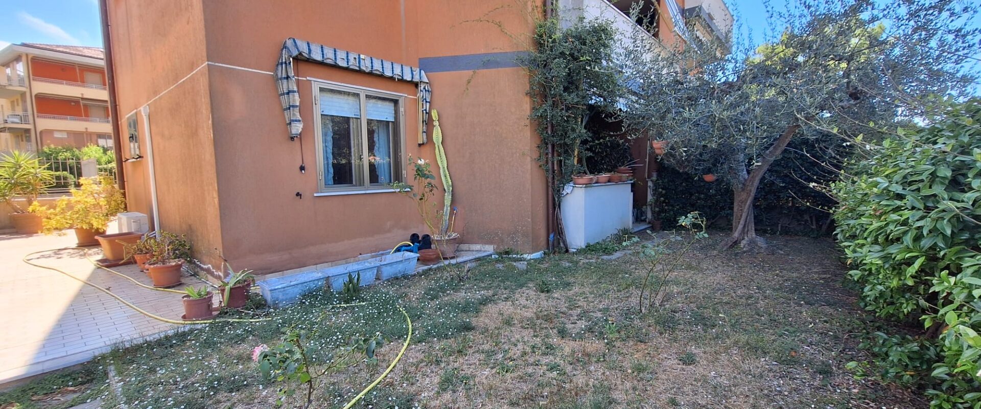 QUADRILOCALE CON GIARDINO